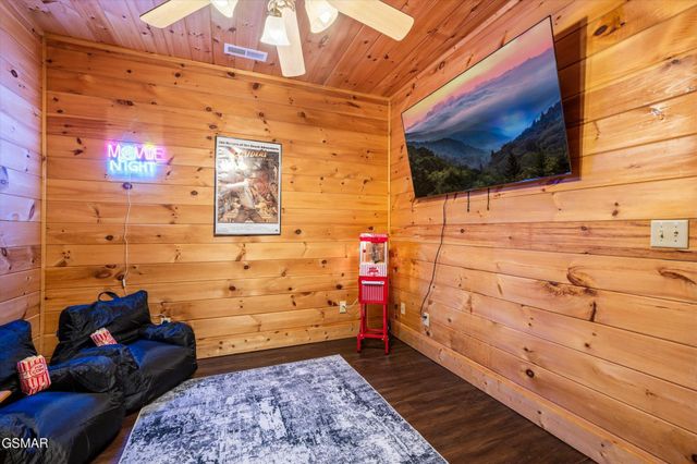 2828 Ridge Creek Circle, Sevierville, TN 37876
