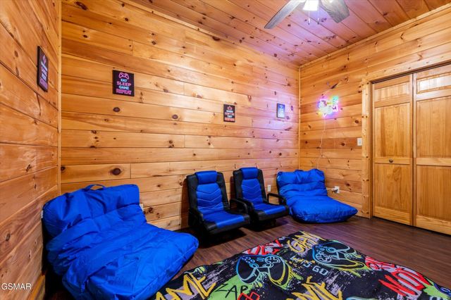 2828 Ridge Creek Circle, Sevierville, TN 37876