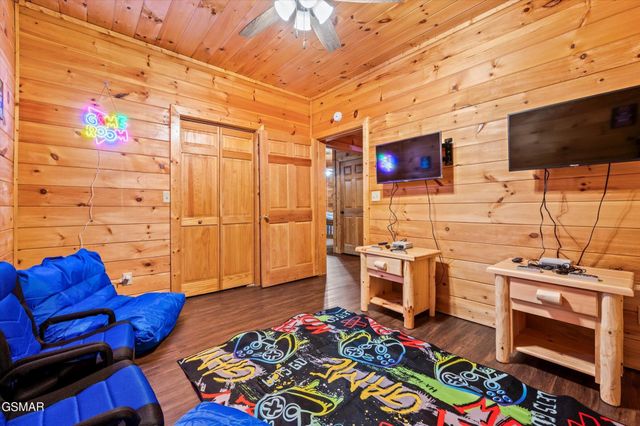 2828 Ridge Creek Circle, Sevierville, TN 37876