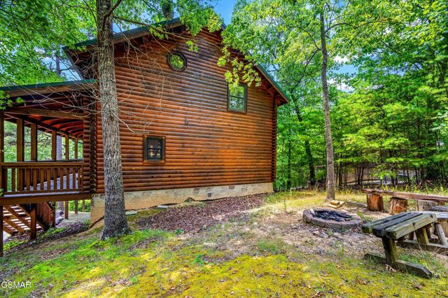 2828 Ridge Creek Circle, Sevierville, TN 37876