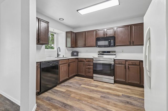 101 Apache Trail, Alvarado, TX 76009
