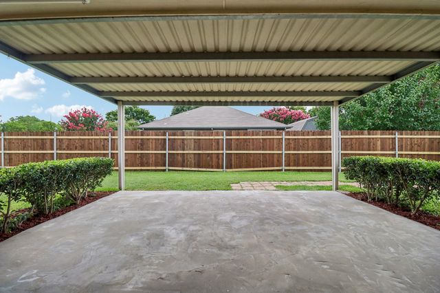 101 Apache Trail, Alvarado, TX 76009