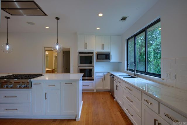 30 Overlook Drive, Little Rock, AR 72207
