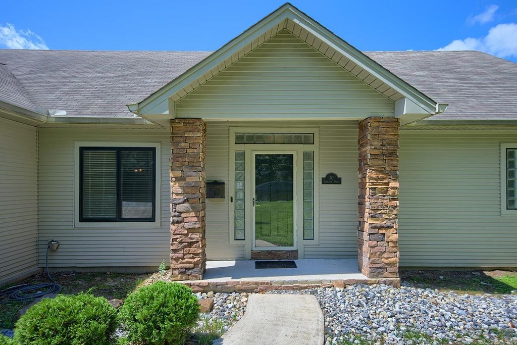 30 Overlook Drive, Little Rock, AR 72207