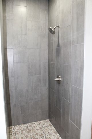 104 S Hubbard Street, Alvord, TX 76225