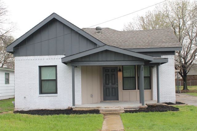 104 S Hubbard Street, Alvord, TX 76225