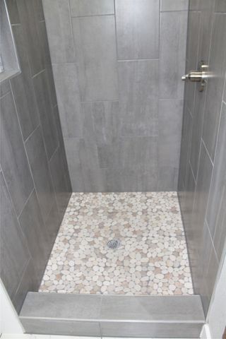 104 S Hubbard Street, Alvord, TX 76225