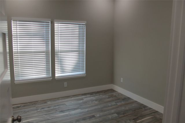 104 S Hubbard Street, Alvord, TX 76225