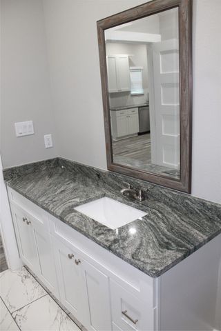 104 S Hubbard Street, Alvord, TX 76225