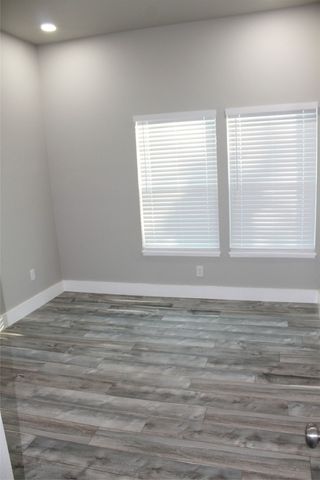 104 S Hubbard Street, Alvord, TX 76225