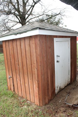 104 S Hubbard Street, Alvord, TX 76225