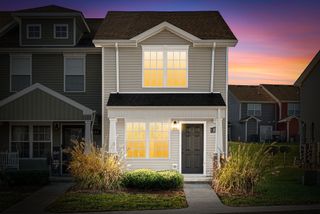 352 Sam Houston Cir, Clarksville, TN 37040