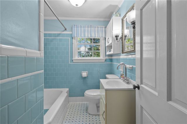 93 South Pierce Road, East Greenwich, RI 02818