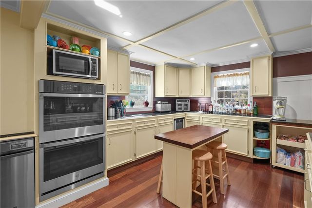 93 South Pierce Road, East Greenwich, RI 02818