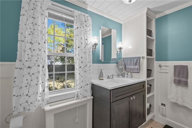 93 South Pierce Road, East Greenwich, RI 02818