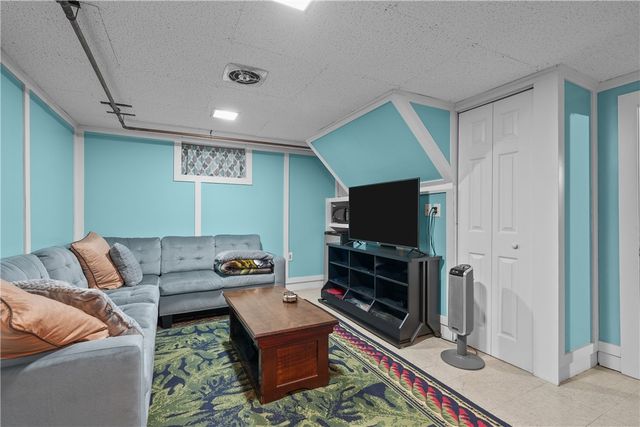 93 South Pierce Road, East Greenwich, RI 02818