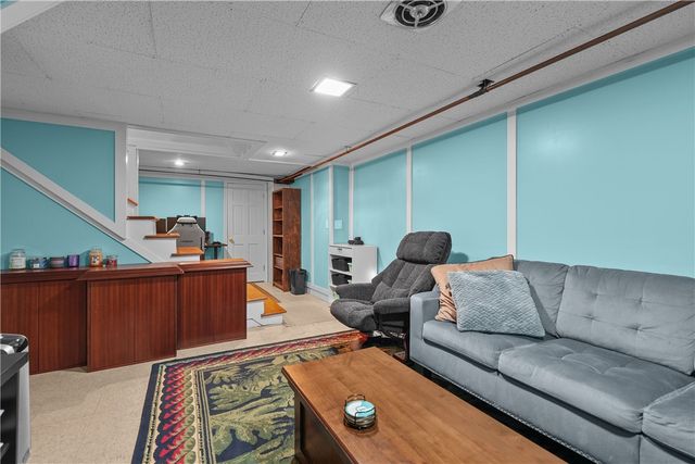 93 South Pierce Road, East Greenwich, RI 02818