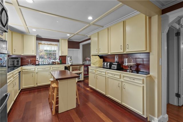 93 South Pierce Road, East Greenwich, RI 02818