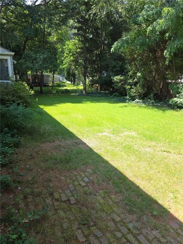 93 South Pierce Road, East Greenwich, RI 02818