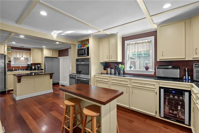 93 South Pierce Road, East Greenwich, RI 02818