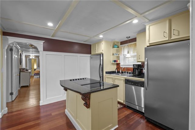 93 South Pierce Road, East Greenwich, RI 02818