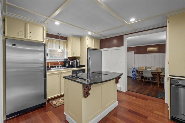 93 South Pierce Road, East Greenwich, RI 02818
