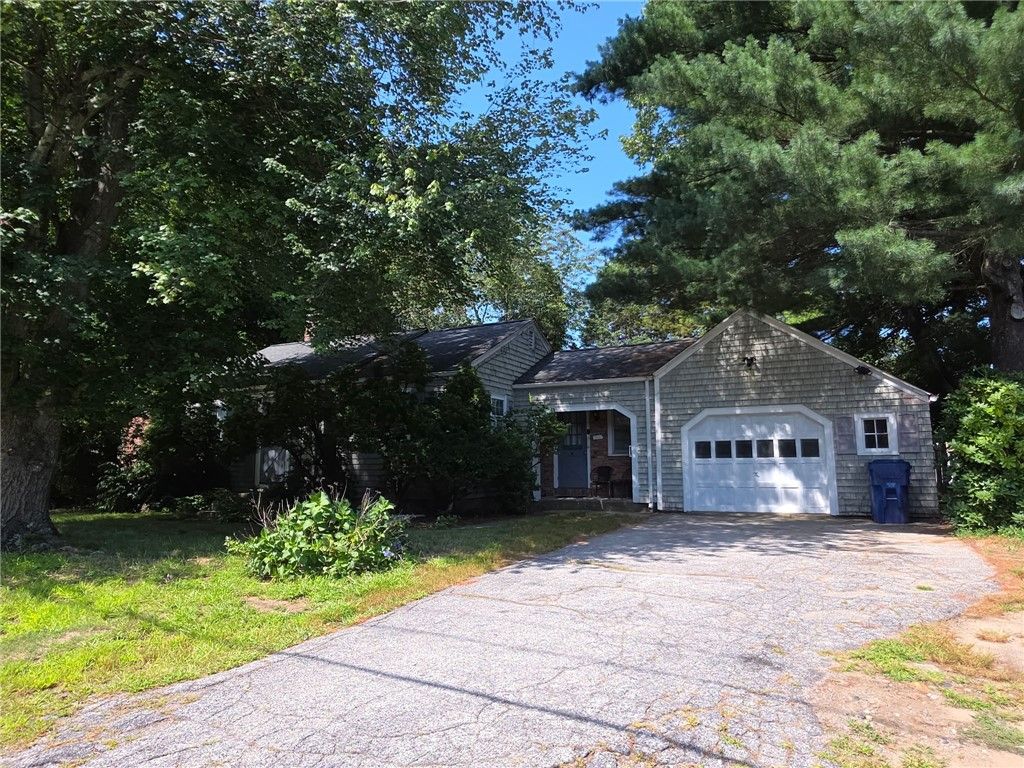 93 South Pierce Road, East Greenwich, RI 02818