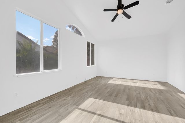 2004 Falls Dr, Yuba City, CA 95993