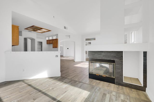 2004 Falls Dr, Yuba City, CA 95993