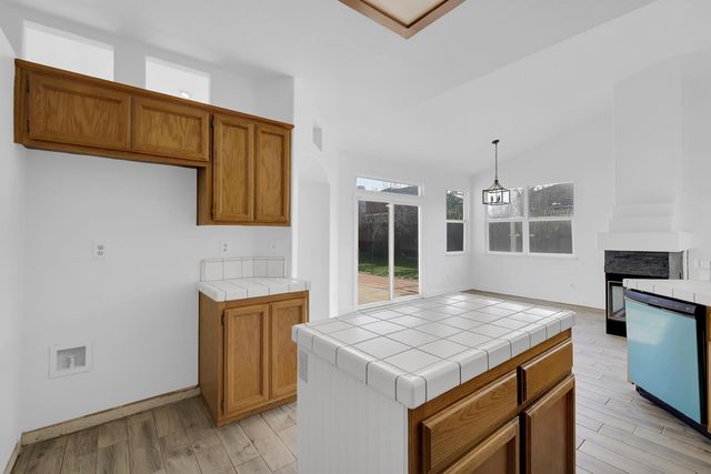 2004 Falls Dr, Yuba City, CA 95993