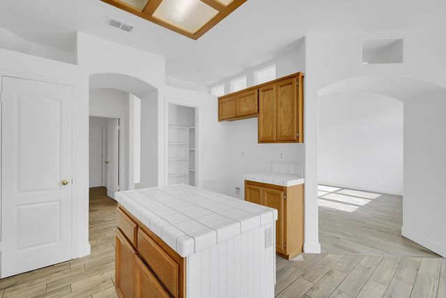 2004 Falls Dr, Yuba City, CA 95993