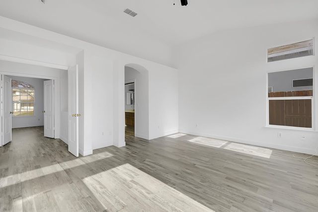 2004 Falls Dr, Yuba City, CA 95993