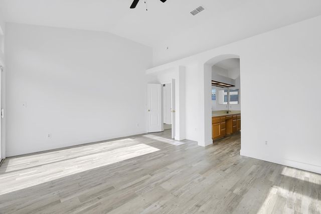 2004 Falls Dr, Yuba City, CA 95993