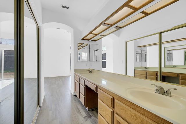 2004 Falls Dr, Yuba City, CA 95993