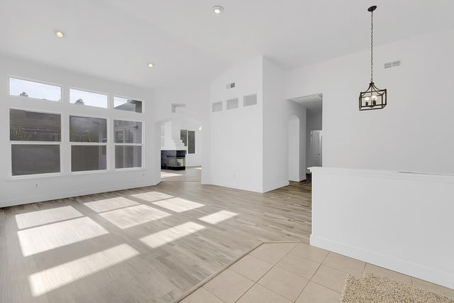 2004 Falls Dr, Yuba City, CA 95993