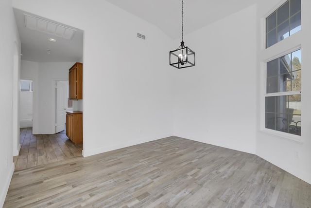 2004 Falls Dr, Yuba City, CA 95993