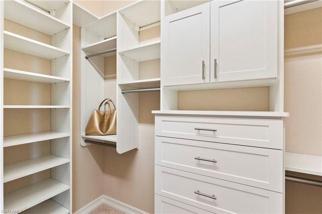 7262 Lantana CIR, Naples, FL 34119