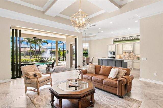 7262 Lantana CIR, Naples, FL 34119