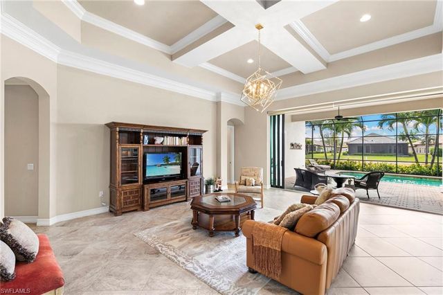 7262 Lantana CIR, Naples, FL 34119