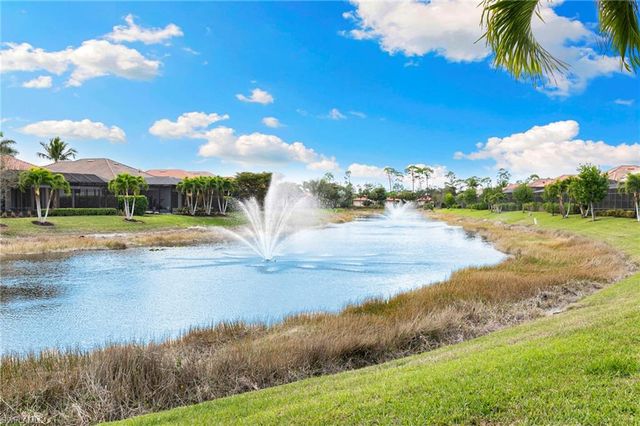 7262 Lantana CIR, Naples, FL 34119