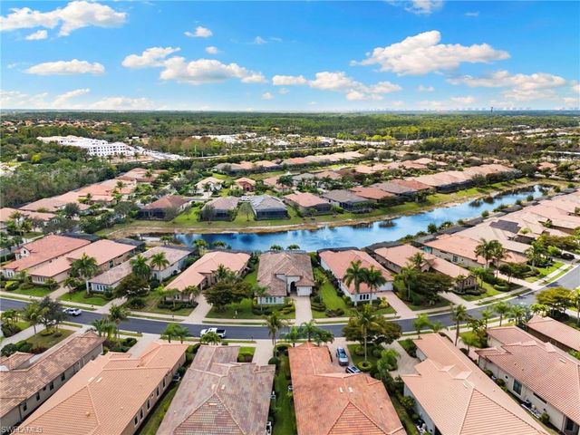 7262 Lantana CIR, Naples, FL 34119