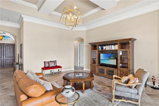 7262 Lantana CIR, Naples, FL 34119