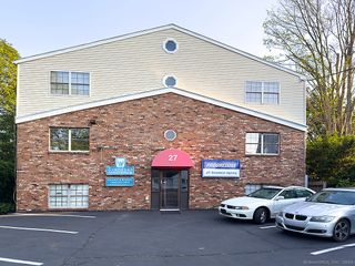 27 Lucy Street, Woodbridge, CT 06525