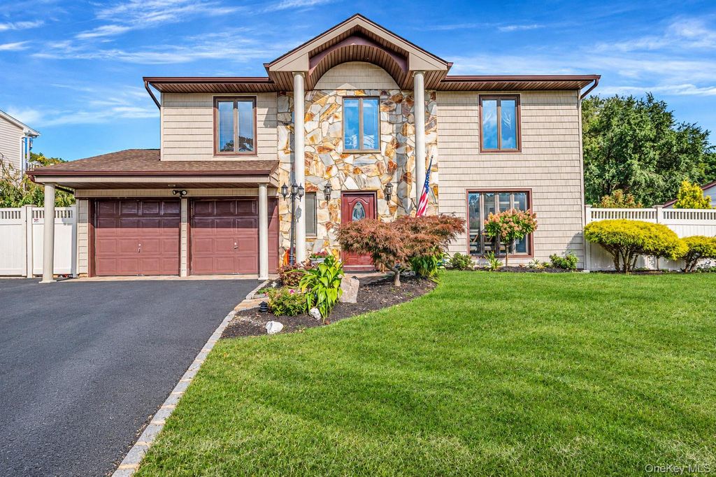 17 Hill Lane, Smithtown, NY 11787 — photo 2