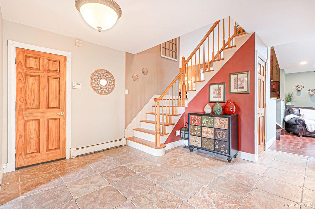 17 Hill Lane, Smithtown, NY 11787 — photo 5