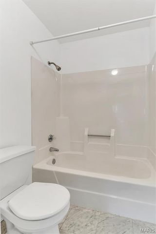 5353 N Kenrick Parke Drive 205, St Louis, MO 63119