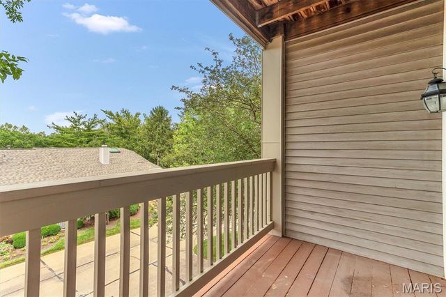 5353 N Kenrick Parke Drive 205, St Louis, MO 63119