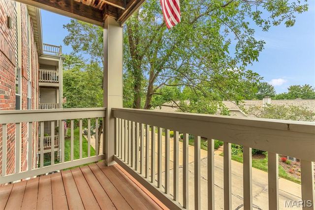 5353 N Kenrick Parke Drive 205, St Louis, MO 63119