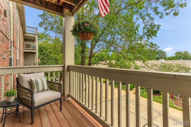 5353 N Kenrick Parke Drive 205, St Louis, MO 63119