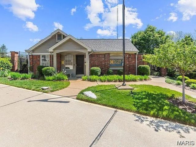 5353 N Kenrick Parke Drive 205, St Louis, MO 63119